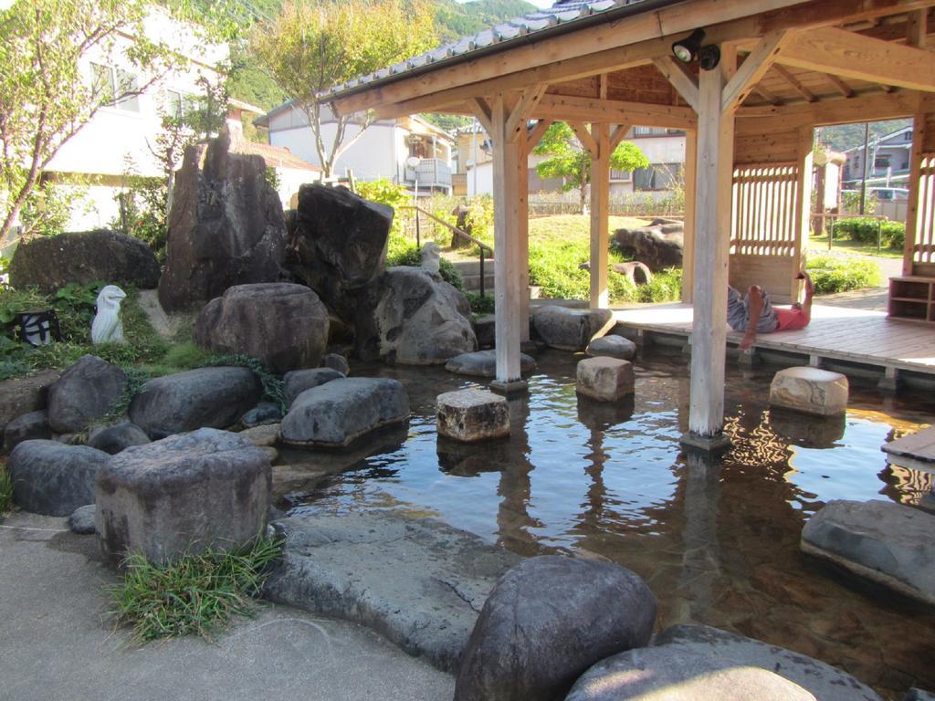 Amakusa West Coast Backpackers Fu-Raibou Albergue Exterior foto