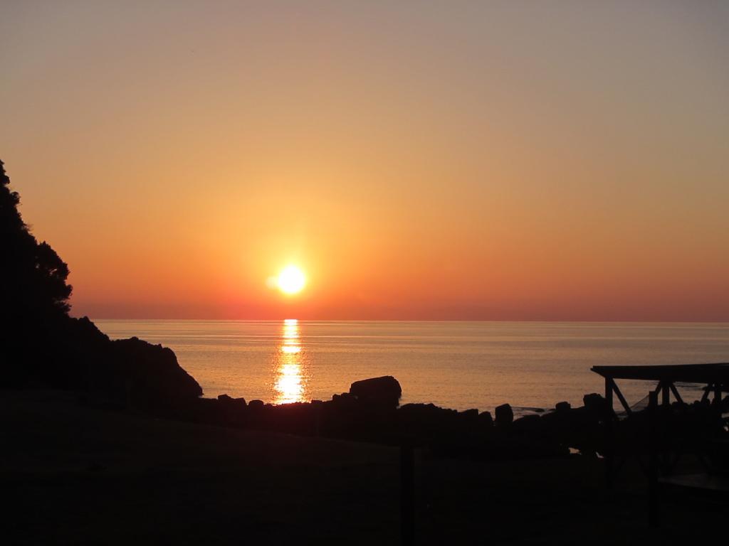 Amakusa West Coast Backpackers Fu-Raibou Albergue Exterior foto